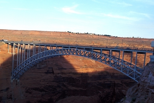 포토 JPG 주간 해외풍경 해외 시설물 현대건축 건축 외국문화 북아메리카 해외건축 교통시설 자연 하늘 아메리카 풍경 사람없음 야외 미국 미국문화 가교 국내포토 자연요소 건축물 문화 교통 대륙 시설 생태계 서양문화 파일형식