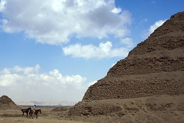 포토 JPG 주간 구름 해외풍경 시설물 건축 외국문화 고건축 유적 해외건축 아프리카 자연 하늘 이집트 사람 풍경 야외 세계문화유산 말_동물 피라미드 이집트문화 아프리카건축 국내포토 자연요소 전통 해외 건축물 나라 문화 포유류 문화재 생태계 랜드마크 파일형식