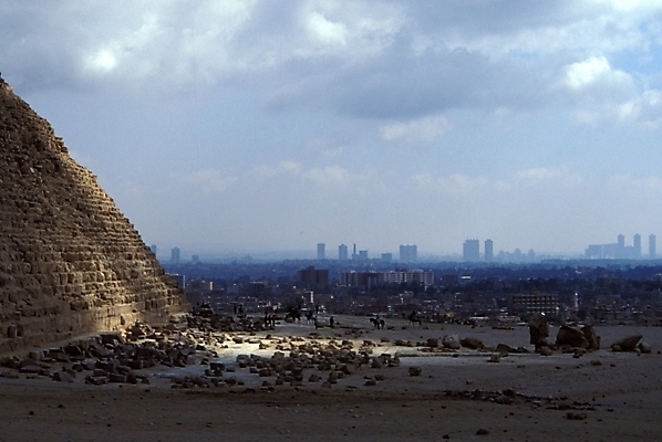 포토 JPG 주간 구름 해외풍경 시설물 건축 외국문화 여행 고건축 유적 해외건축 아프리카 자연 하늘 이집트 풍경 사람없음 야외 관광지 세계문화유산 도시 피라미드 이집트문화 아프리카건축 국내포토 자연요소 전통 해외 건축물 나라 문화 문화재 생태계 랜드마크 파일형식