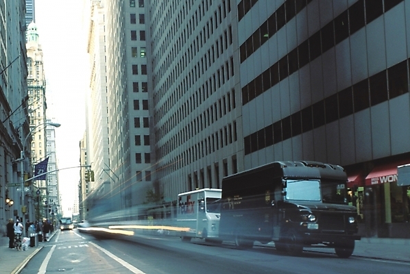 포토 JPG 주간 해외풍경 시설물 현대건축 건축 도로 길 외국문화 북아메리카 해외건축 아메리카 풍경 빌딩 야외 건물 도시풍경 미국 운송업 도시 운반 뉴욕 미국문화 운송차량 국내포토 자연요소 해외 건축물 산업 문화 교통수단 교통시설 대륙 서양문화 파일형식