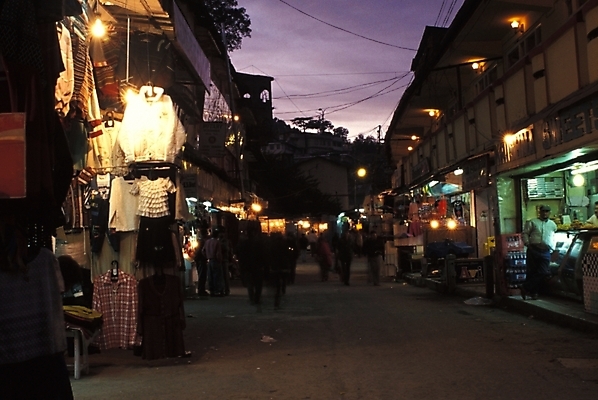 포토 JPG 해외풍경 아시아 외국문화 여행 야경 거리 야외 관광지 빛 상점 도시 인도 인도문화 국내포토 동양문화 해외 나라 문화 풍경 인도_나라 야간 파일형식 풍경_경치