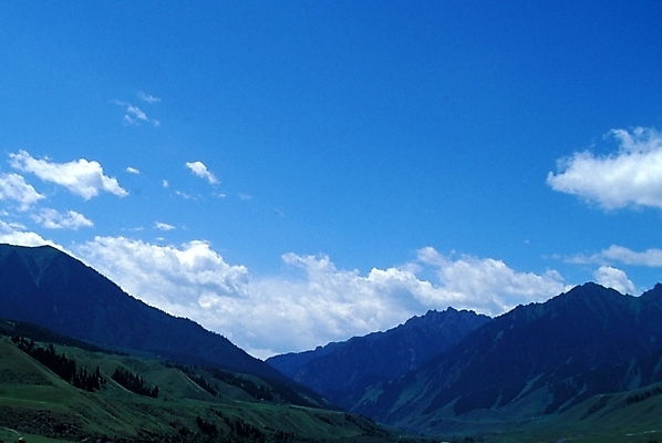 포토 JPG 주간 구름 해외풍경 해외 자연 하늘 산 풍경 초원 사람없음 야외 실크로드 국내포토 자연요소 생태계 파일형식
