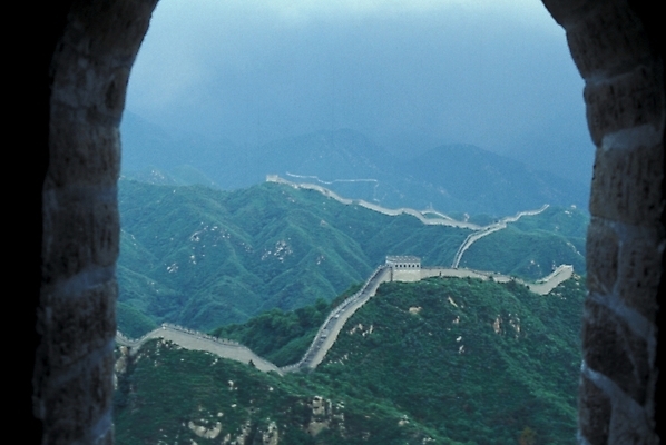 포토 JPG 주간 해외풍경 해외 시설물 건축 아시아 외국문화 고건축 유적 창문 해외건축 유적지 자연 유물 산 중국문화 풍경 사람없음 야외 중국 동양건축 세계문화유산 안개 만리장성 중국건축 국내포토 자연요소 동양문화 전통 건축물 나라 문화 날씨 문화재 성 생태계 파일형식 동양