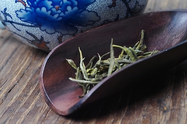 포토 JPG 한국전통 웰빙 음료 음식 사람없음 차 전통차 다기 찻주전자 녹차 찻잎 녹차잎 다엽 국내포토 전통 주전자 한국 차_음료 다도 파일형식