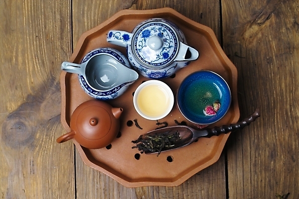 포토 JPG 한국전통 웰빙 음료 음식 사람없음 도자기 차 전통차 찻잔 다기 다도 찻주전자 녹차 오브젝트 장미차 국내포토 전통 주전자 잔 한국 차_음료 예절 꽃차 파일형식