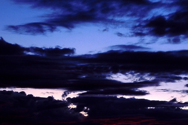 포토 JPG 구름 자연 하늘 풍경 사람없음 야외 먹구름 국내포토 자연요소 생태계 파일형식 구름_자연