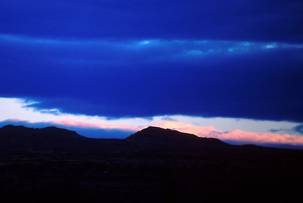 포토 JPG 구름 백그라운드 자연 하늘 산 풍경 사람없음 야외 일출 일몰 국내포토 자연요소 노을 생태계 파일형식