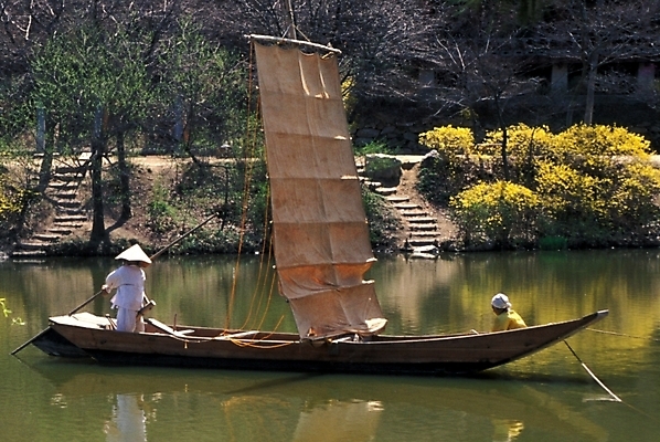 포토 주간 전통 호수 교통 수상교통 자연 한국 풍경 야외 두명 제주도 연못 돛단배 나룻배 민속촌 제주민속촌 선박 국내포토 자연요소 아시아 교통수단 배_교통 사람 생태계 파일형식