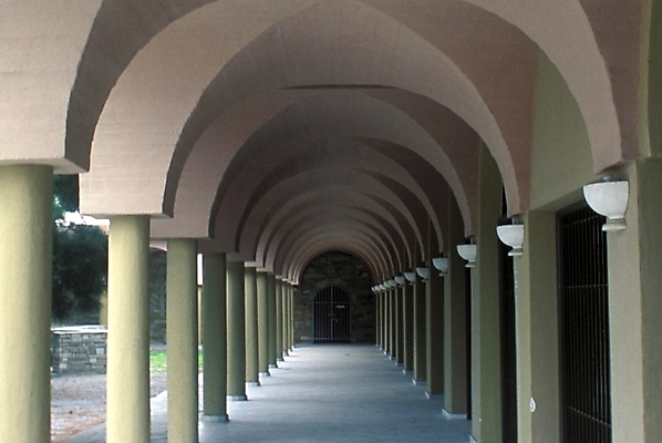 포토 JPG 주간 시설물 건축물 건축 유럽 외국문화 건축양식 해외건축 사람없음 야외 건물 기둥 그리스 천장 국내포토 자연요소 해외 나라 문화 파일형식