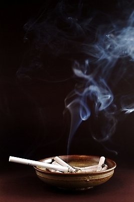 포토 JPG 스튜디오촬영 생활용품 흡연 담배 실내 사람없음 연기 오브젝트 재떨이 담배연기 국내포토 내부 파일형식