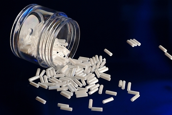 포토 JPG 장신구 미술 사람없음 흰색 오브젝트 비즈 비즈공예 스팽글 국내포토 컬러 문화예술 공예 파일형식