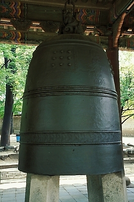포토 JPG 주간 한국문화 한국전통 건축물 건축 외국문화 유적 유물 한국 사람없음 야외 궁전 문화재 종 범종 덕수궁 국내포토 자연요소 동양문화 전통 아시아 문화 고건축 파일형식