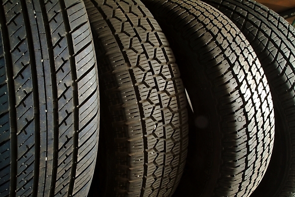 포토 JPG 산업 자동차 사람없음 바퀴 부속품 타이어 산업재료 차량부품 국내포토 육상교통 오브젝트 파일형식