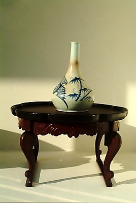 포토 JPG 한국문화 한국전통 외국문화 유적 유물 전통소품 한국 실내 사람없음 골동품 도자기 오브젝트 찻상 국내포토 동양문화 전통 아시아 문화 탁자 내부 파일형식