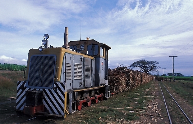 포토 JPG 주간 산업 농업 사람없음 야외 기계 운반 중장비 농기구 트랙터 운송장비 국내포토 자연요소 장비 산업장비 농기계 특수차량 파일형식