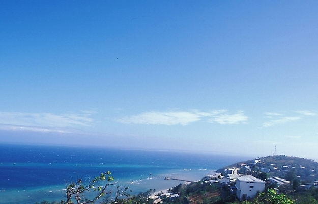 포토 JPG 주간 구름 해외풍경 바다 외국문화 자연 하늘 풍경 해변 사람없음 야외 마을 오세아니아 언덕 파푸아뉴기니 국내포토 자연요소 해외 나라 문화 생태계 파일형식