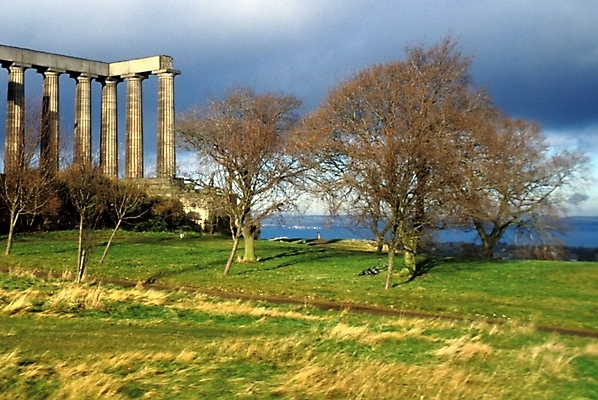 포토 JPG 주간 나무 시설물 건축물 건축 유럽 외국문화 고건축 유적 자연 유럽건축 유물 신전 풍경 초원 사람없음 야외 건물 문화재 기둥 국내포토 자연요소 식물 전통 나라 문화 서양건축 생태계 파일형식