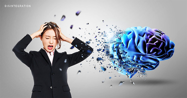 PSD 편집이미지 여자 날리기 한명 사람 정장 상반신 20대 성인 앞모습 한국인 찡그림 파편 뇌 괴로움 두통 붕괴 깨짐 성인여자한명만 이미지편집 1 옷 감정 뷰포인트 컨셉 모션 표정 동양인 청년 질병 여자한명만 성인여자만 파일형식