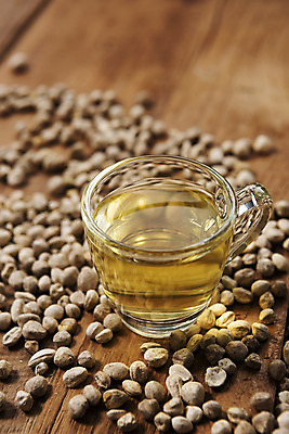 포토 JPG 스튜디오촬영 실내 사람없음 아웃포커스 차 찻잔 건강식품 건강식 웰빙음식 슈퍼푸드 모링가 나무배경 국내포토 웰빙 음료 음식 백그라운드 잔 촬영기법 건강 씨앗 내부 파일형식