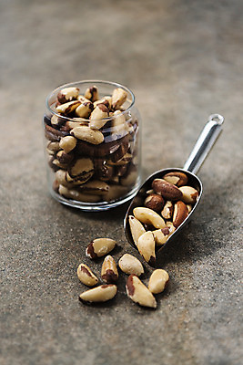 포토 JPG 스튜디오촬영 유리병 실내 누끼 사람없음 떨어짐 담기 건강식품 건강식 웰빙음식 스쿱 브라질넛 슈퍼푸드 국내포토 웰빙 음식 컨셉 모션 병_용기 건강 내부 견과류 파일형식