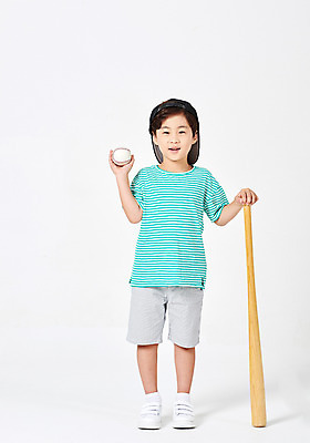 포토 JPG 스튜디오촬영 전신 응시 어린이교육 남자 어린이라이프 어린이 포즈 운동화 반바지 모션 실내 한명 서기 미소 웃음 들기 누끼 사람 소년 취미 앞모습 캐주얼 운동 유치원생 야구 한국인 야구방망이 잡기 야구공 흰배경 야구모자 천진난만 소년한명만 방과후 국내포토 모자 1 라이프스타일 시선 옷 교육 뷰포인트 신발 컨셉 바지 공 표정 건강 동양인 내부 구기 야구용품 흰색 남자한명만 소년만 파일형식 잡화 스포츠용품 스포츠 컬러 하의 인종 생활 남자만 어린이만 오브젝트