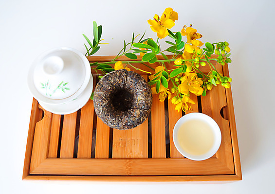 포토 JPG 해외이미지 음료 음식 잎 탁자 건강 사람없음 컵 초록색 물 흰색 뜨거움 차 찻주전자 허브 유기농 우롱차 해외202004 해외포토 자연요소 식물 식기 웰빙 컬러 가구 주전자 차_음료 파일형식 이미지허브