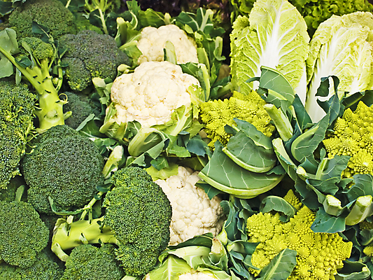 포토 JPG 해외이미지 음식 곡선 채소 재료 양파 건강 요리 사람없음 빨간색 초록색 주방 이탈리아 샐러드 수프 케일 해외202004 해외포토 유럽 선 컬러 파일형식 이미지허브