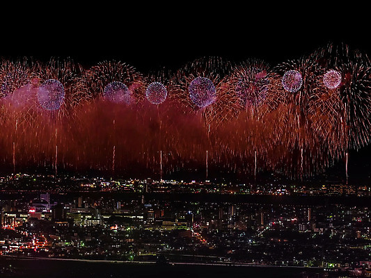 포토 JPG 해외이미지 백그라운드 하늘 불꽃 불꽃놀이 발렌타인데이 이벤트 사람없음 컬러풀 파티 축제 미국 어둠 축하 닫기 연기 떨어짐 야간 저녁 쇼 웅장함 해외202004 해외포토 자연요소 컬러 컨셉 북아메리카 모션 데이이벤트 놀이 불 파일형식 이미지허브