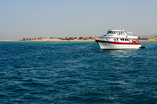 포토 JPG 해외이미지 계절 바다 여행 백그라운드 요트 건축양식 아프리카 자연 하늘 휴가 이집트 풍경 사람없음 건물 빨간색 물 여름 파란색 컬러풀 여행객 항구 흰색 도시 보트 고급 조선소 다이빙 포트 닻 해외202004 해외포토 자연요소 건축물 건축 나라 산업 컬러 컨셉 배_교통 교통시설 사람 수영 생태계 수중스포츠 파일형식 이미지허브