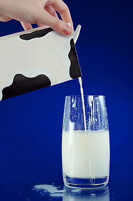 포토 JPG 해외이미지 음료 음식 백그라운드 유리 건강 사람없음 농장 우유 추위 흰색 액체 붓기 상품 가득함 크림 오브젝트 싱글 보충 고립 칼슘 해외202004 해외포토 컬러 농업 모션 재질 유제품 파일형식 이미지허브