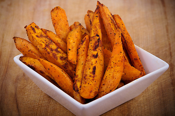 포토 JPG 해외이미지 채소 사람없음 컵 세로 컬러풀 감자튀김 굽기 로즈메리 해외202004 해외포토 식기 컬러 감자 튀김 구이 허브 파일형식 이미지허브