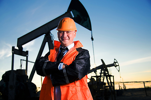 포토 JPG 해외이미지 백인 직업 남자 실루엣 산업 오렌지 비즈니스 노동자 한명 안전 사람 야외 파란색 힘 일몰 장비 에너지 도움 엔지니어 석유 헬멧 발굴 경영자 러시아 화석 연료 가스 감독관 단상 세대 펌프 유지 시베리아 조작 조종장치 해외202004 해외포토 서양인 1 유럽 컬러 컨셉 과일 촬영기법 노을 기술자 보호장비 리더 파일형식 이미지허브