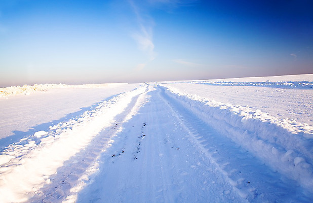 포토 JPG 해외이미지 나무 도로 길 겨울 밭 교통시설 자동차 하늘 아침 날씨 풍경 사람없음 야외 파란색 햇빛 맑음 얼음 일몰 추위 흰색 나뭇가지 고속도로 숲 아스팔트 러시아 북쪽 자작나무 내추럴 해외202004 해외포토 주간 자연요소 식물 계절 유럽 육상교통 컬러 교통 농업 태양 노을 방향 시설 파일형식 이미지허브