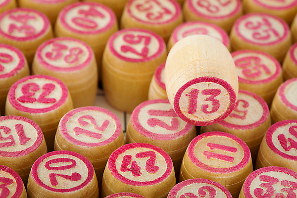 포토 JPG 해외이미지 캐릭터 사람없음 목재 빨간색 숫자 게임 행운 그룹 재산 도박 닫기 암호 해외202004 해외포토 나무 문자 컬러 컨셉 재료 모션 놀이 금융 파일형식 이미지허브