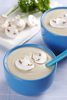 포토 JPG 해외이미지 전통 접시 음식 다이어트 채소 탁자 양파 따뜻함 파슬리 건강 요리 사람없음 초록색 파란색 식당 숟가락 식사 저녁식사 버섯 흰색 신선 뜨거움 사발 맛 수프 먹기 허브 크림 냅킨 슬라이스 아로마 점심식사 삶기 채식주의자 핸드메이드 해외202004 해외포토 식물 식기 컬러 가구 컨셉 모션 수저 상점 사기그릇 채식 파일형식 이미지허브