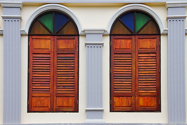 포토 JPG 해외이미지 외관 벽 건축양식 창문 유리 거리 주택 프레임 사람없음 건물 빨간색 갈색 문 손상 도시 얼룩 거친 도심 가난 포르투갈 버리기 입장 시작 스크래치 구식 그런지 깨짐 방치 빈민가 옛날 못생김 해외202004 해외포토 건축물 건축 유럽 컬러 컨셉 모션 재질 파일형식 이미지허브