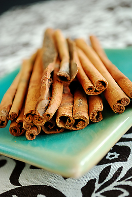 포토 JPG 해외이미지 음식 재료 요리 사람없음 갈색 양념 조미료 막대기 달콤 맛 향신료 향기 시나몬 식용 해외202004 해외포토 컬러 컨셉 냄새 향미료 파일형식 이미지허브