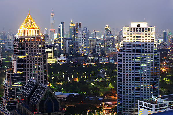 포토 JPG 해외이미지 야경 태국 하늘 사람없음 야외 건물 도시풍경 고층빌딩 도시 도심 방콕 해외202004 해외포토 건축물 아시아 풍경 빌딩 야간 파일형식 풍경_경치 이미지허브