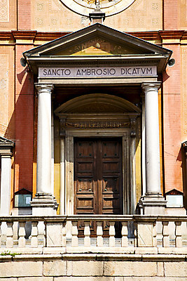 포토 JPG 해외이미지 식물 유럽 기독교 종교 문화 벽 조각 여행 십자가 건축양식 하늘 벽돌 주택 자물쇠 그림자 사람없음 목재 교회 문 탑 금속 이탈리아 궁전 바위 기둥 도시 그리기 역사 보행로 철 부식 모자이크 단계 천연기념물 놋쇠 밀라노 옛날 절개 철강 화창 해외202004 해외포토 나무 건축물 건축 나라 길 고건축 재료 모션 재질 날씨 건물 돌_바위 파일형식 이미지허브