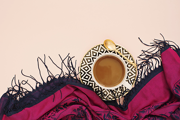 포토 JPG 해외이미지 디자인 여자 커피 음료 음식 분홍색 백그라운드 컨셉 비즈니스 장신구 주택 직장 사람없음 컵 사무실 유행 우주 검은색 줄무늬 공백 업무 뜨거움 작업실 황금 플랫 고급 정상 주식 책상 위치 거짓 블로거 파스텔톤 프리랜서 목업 스타일 방식 해외202004 해외포토 직업 식기 컬러 가구 무늬 회사 사람 건물 금융 작업 파일형식 이미지허브