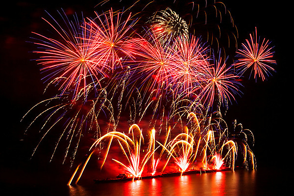 포토 JPG 해외이미지 디자인 백그라운드 일러스트 하늘 불 추상 휴가 불꽃 기념 이벤트 사람없음 파란색 컬러풀 축제 축하 야간 폭발 그림 잔치 쇼 공평 가죽끈 광 평야 해외202004 해외일러스트 자연요소 컬러 컨셉 무늬 자연 끈 가죽 파일형식 이미지허브