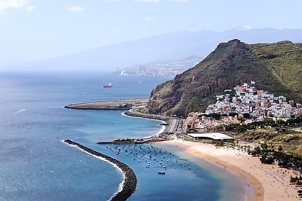 포토 JPG 해외이미지 유럽 모래 파도 바다 섬 여행 자연 휴가 휴식 산 손바닥 풍경 해변 사람없음 가로 여름 컬러풀 여행객 마을 안개 뜨거움 스페인 방파제 장면 해외202004 해외포토 손 계절 공공시설 나라 컬러 컨셉 날씨 사람 생태계 파일형식 이미지허브