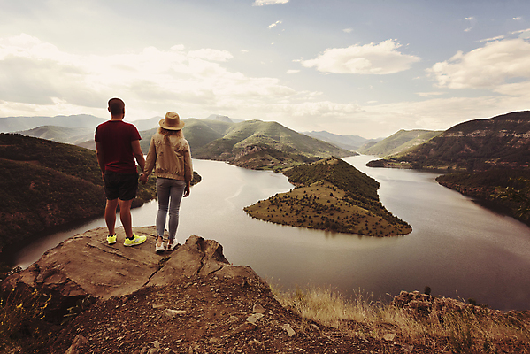 포토 JPG 해외이미지 구름 커플 여자 남자 행복 여행 자연 휴가 산 함께함 서기 풍경 사람없음 여름 일몰 트래킹 해외202004 해외포토 자연요소 계절 감정 컨셉 관계 모션 레저 사람 노을 생태계 파일형식 이미지허브