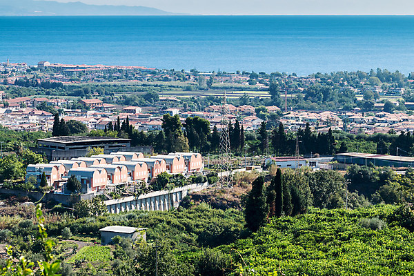 포토 JPG 해외이미지 전통 유럽 지구 모래 바다 섬 하늘 휴가 주택 그림자 풍경 사람없음 건물 물 여름 파란색 탑 맑음 흰색 도시 지중해 포트 타운 천국 많음 해외202004 해외포토 자연요소 건축물 계절 나라 컬러 컨셉 날씨 파일형식 이미지허브
