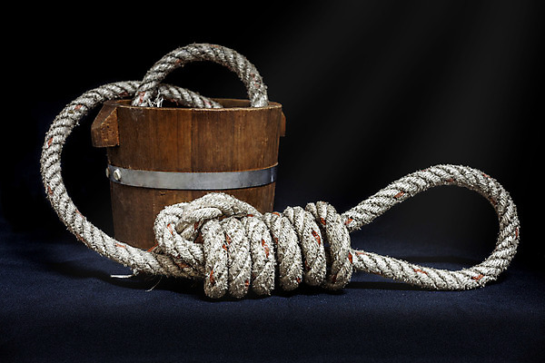 포토 JPG 해외이미지 선 밧줄 넥타이 추상 안전 사람없음 목재 힘 최고 네트워크 삼 구부린 연결 접속 유연 양동이 심볼 보안 합성 매듭 철사 고정 sos 고립 그만 뱃놀이 해외202004 해외포토 나무 잡화 줄 무늬 배_교통 채소 재료 모션 전통놀이 구조요청 파일형식 이미지허브