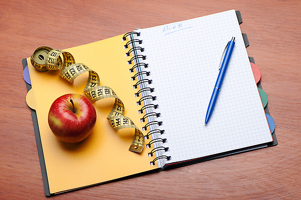 포토 JPG 해외이미지 라이프스타일 종이 음식 다이어트 과일 탁자 설계 나선형 건강 사람없음 목재 빨간색 파란색 약 펜 갈색 노란색 다이어리 공책 흰색 기구 기록 계획 사과 몸무게 먹기 측정 오브젝트 에이즈 염원 인치 해외202004 해외포토 나무 컬러 가구 컨셉 무늬 재료 의학 모션 문구용품 생활 필기구 사무용품 질병 파일형식 이미지허브