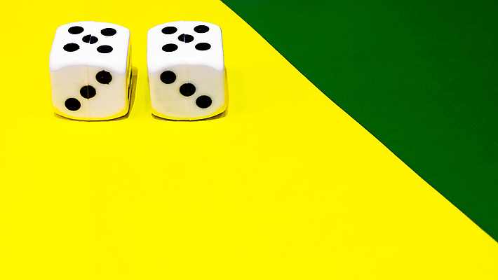 포토 JPG 해외이미지 2 놀이 성공 사람없음 숫자 검은색 게임 흰색 죽음 우승 행운 재산 도박 위험 6 큐브 카지노 주사위 기회 롤 고립 해외202004 해외포토 문자 컬러 컨셉 금융 최고 파일형식 이미지허브