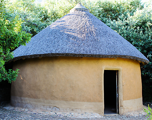 포토 JPG 해외이미지 전통 디자인 문화 여행 잎 건축양식 아프리카 지붕 주택 풍경 사람없음 건물 가로 노란색 마을 수확 골동품 시골 역사 오두막 시골집 시멘트 점토 밀짚 그런지 남아프리카 볏집 옛날 이국적 케이프타운 판잣집 해외202004 해외포토 식물 건축물 건축 나라 컬러 농업 짚 남아프리카공화국 파일형식 이미지허브