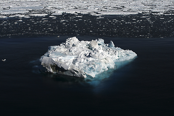 포토 JPG 해외이미지 겨울 안테나 풍경 사람없음 냉동 얼음 추위 남극 북극 봉 빙산 해외202004 해외포토 자연요소 계절 통신 극지방 파일형식 이미지허브
