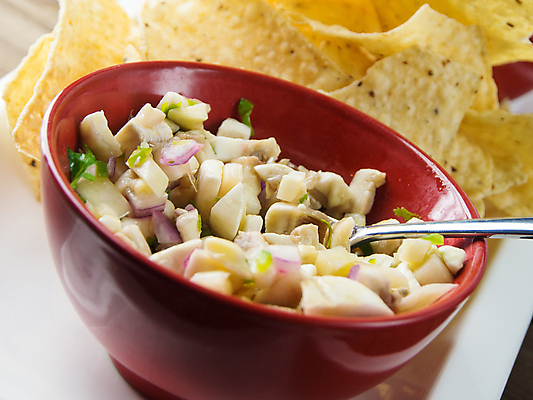 포토 JPG 해외이미지 접시 음식 채소 양파 옥수수 사람없음 빨간색 버섯 사발 점심식사 살사댄스 식용 해외202004 해외포토 식기 컬러 곡류 식사 춤 사기그릇 파일형식 이미지허브